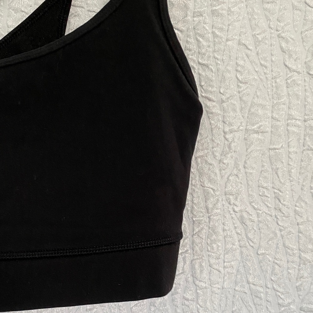 Vuori Black Mind Set Strappy Sports Bra - Picture 5 of 9